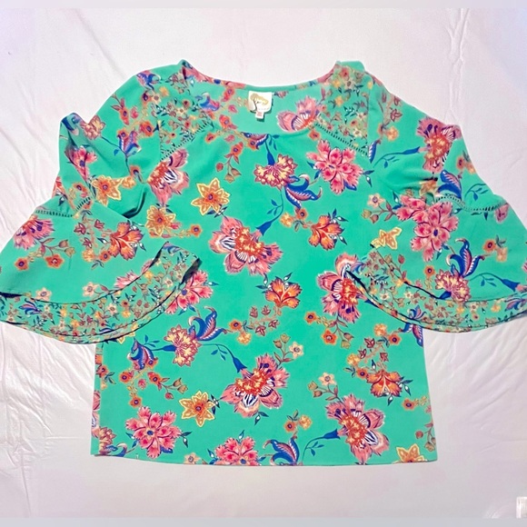 Fig and Flower Top Women Medium Green Floral Ruffle 3/4 Sleeve Blouse - Picture 13 of 14